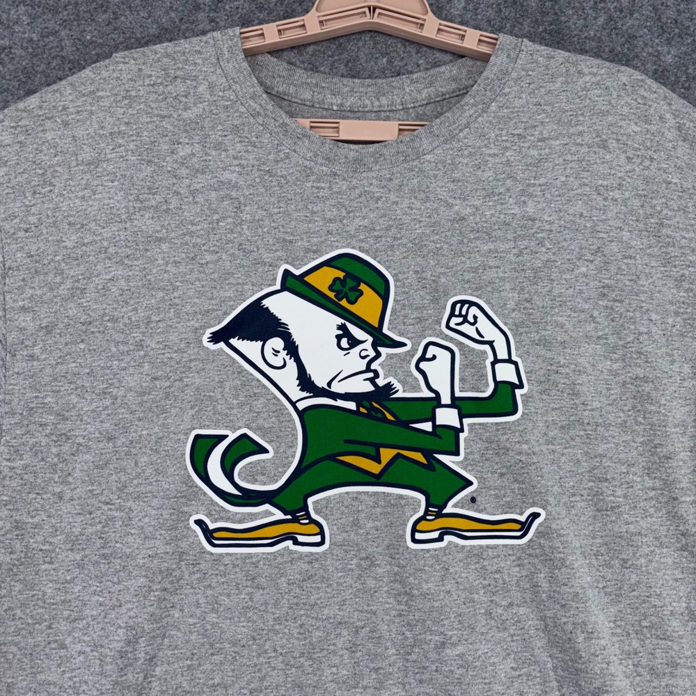 Captivating Notre Dame Fighting Irish Leprechaun Graphic T-Shirt Gray Mens L
